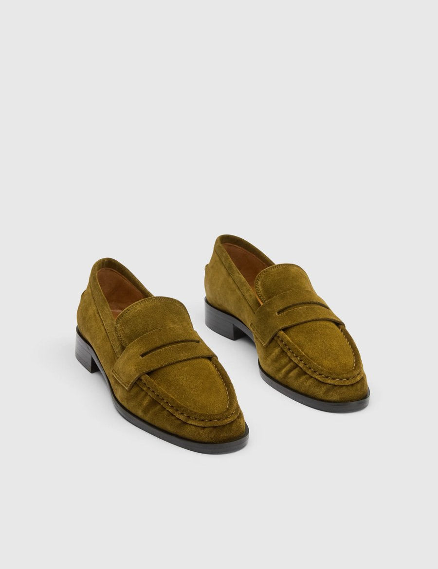 ATP-Atelier-Airola-Loafer-Muschio-Suede-03.jpg