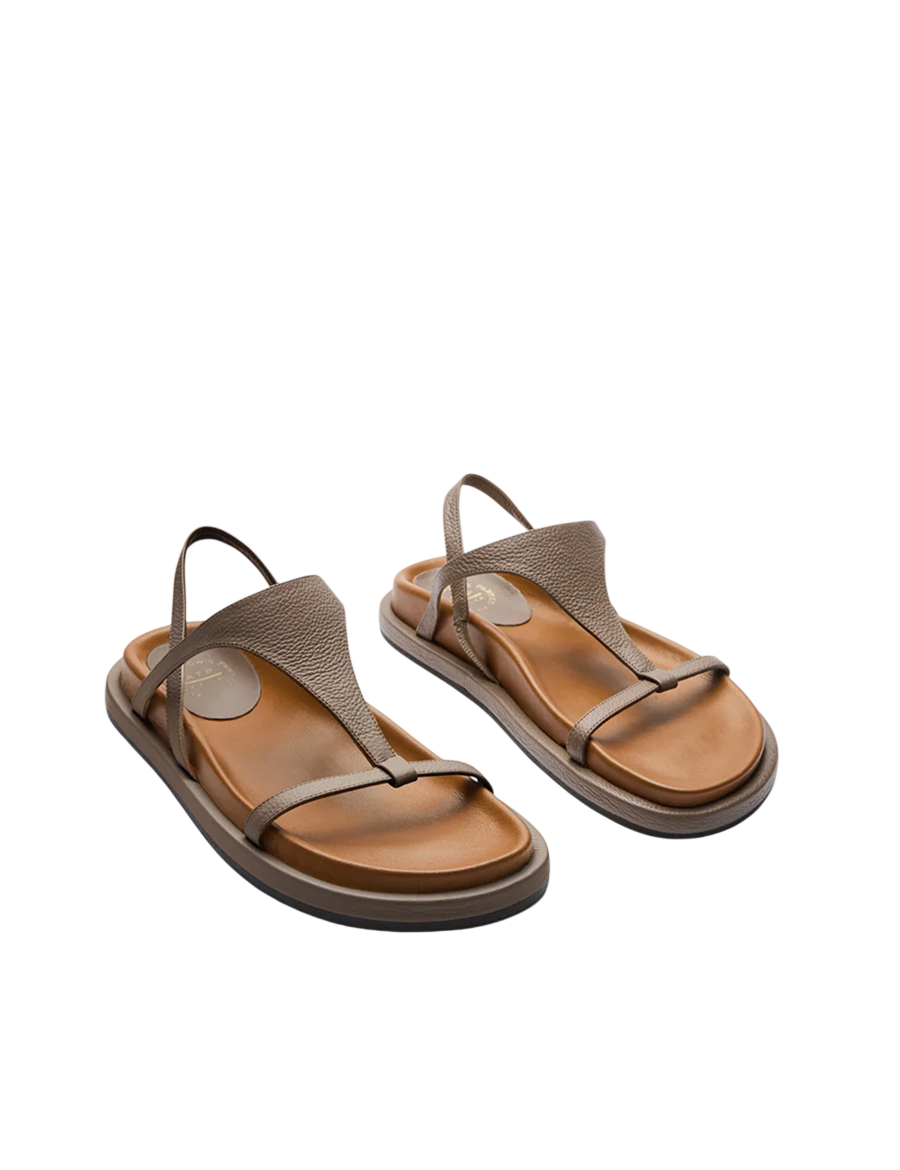 ATP-Atelier-Ultimo-Tahini-Comfy-Sandal-Produktfoto-Schuhpaar-Freisteller.png