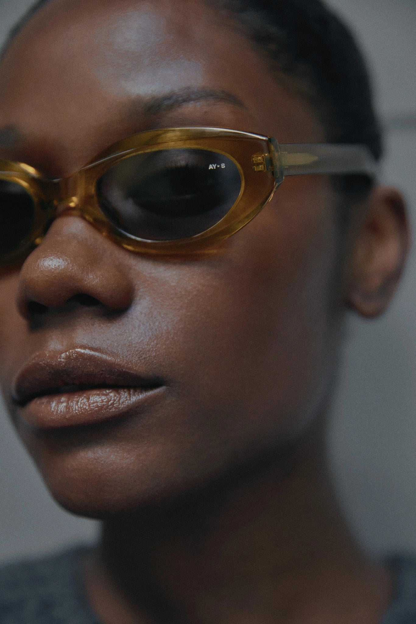 AY Studios Sonnenbrille Model Detailansicht
