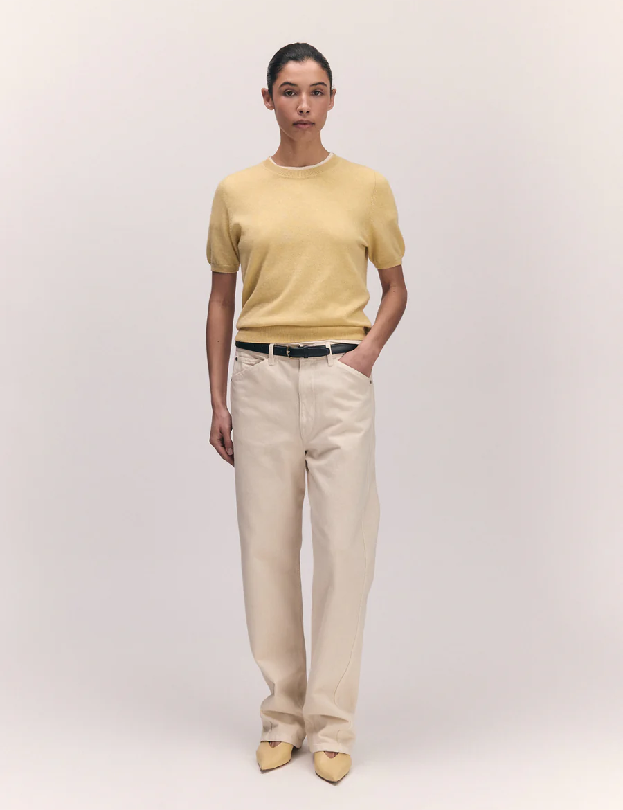 And-Daughter-Emer-Cashmere-T-Shirt-Pale-Yellow-Tragefoto-Full-Body.png