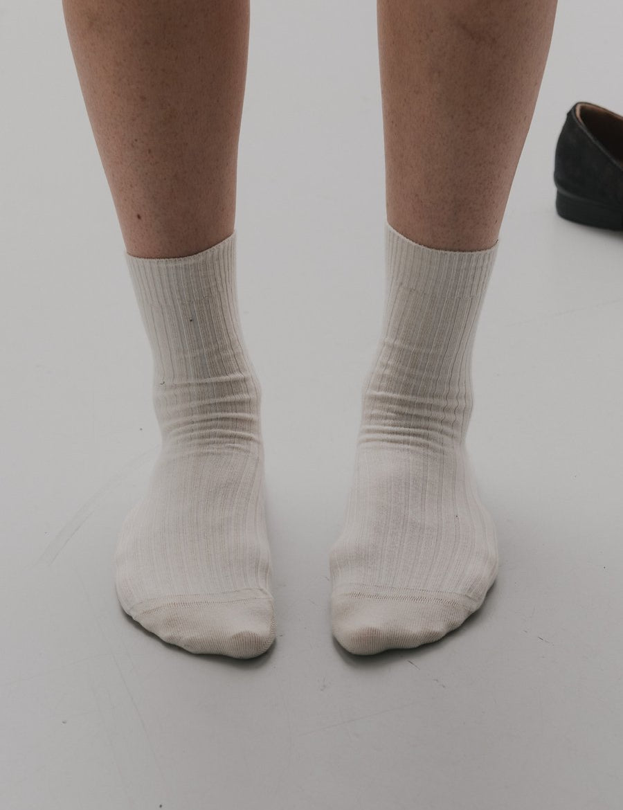 Baserange-Rib-Overankle-Socks-Undyed-02.jpg