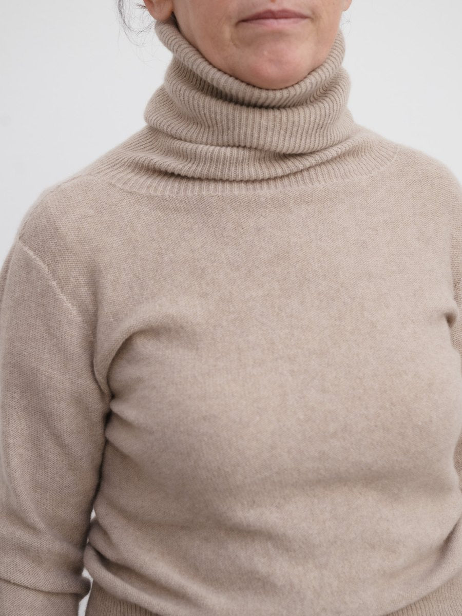 Tier Turtleneck Camel