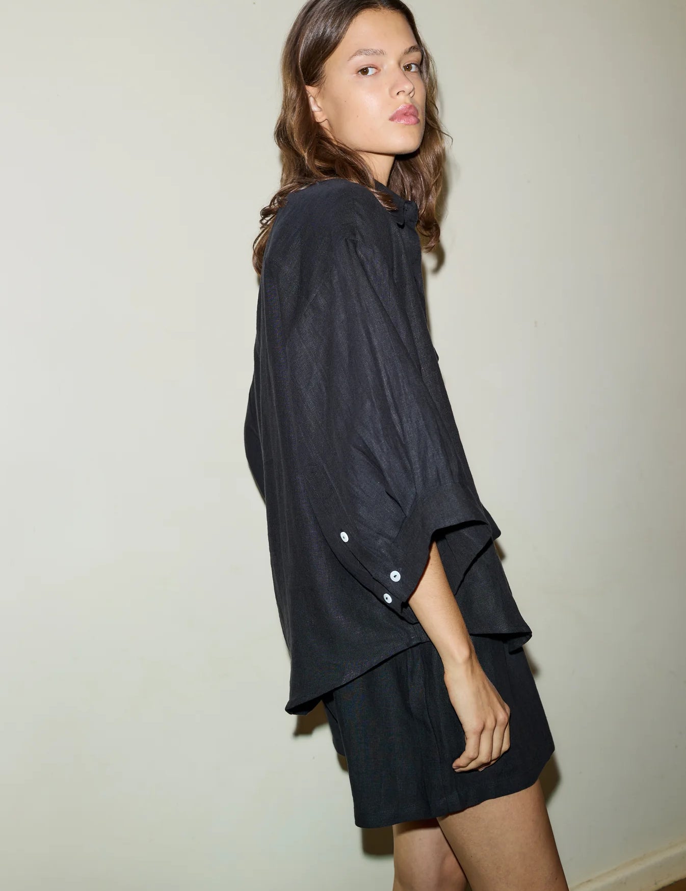 Deiji-Studios-03-Set-Black-8.webp