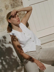 Fig & Honey Leinenweste Weiß Model Tragefoto Detailansicht