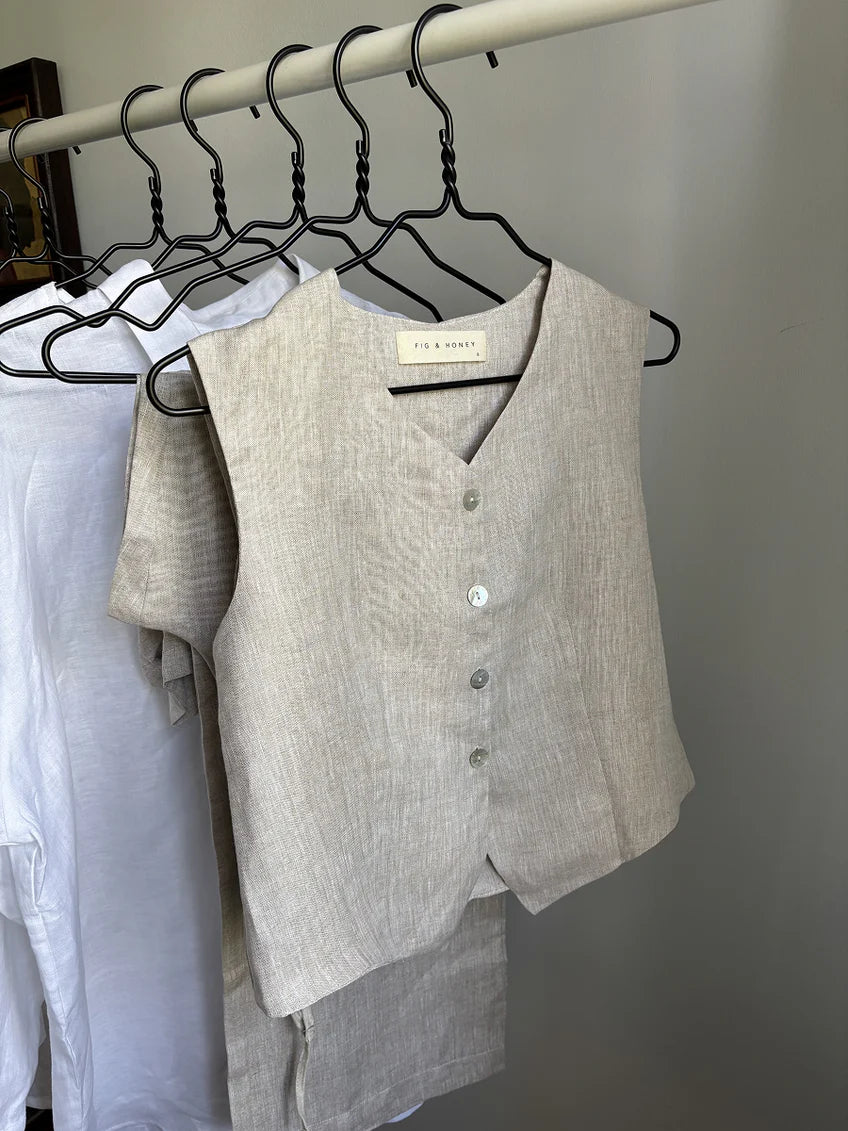Fig & Honey Beige Leinenweste Hängerbild
