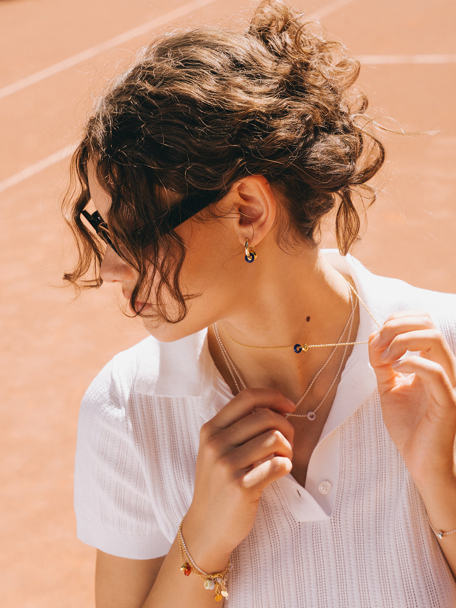 Frellini Modelbild Ketten und Ohrringe mit Donuts in unterschiedlichen Farben