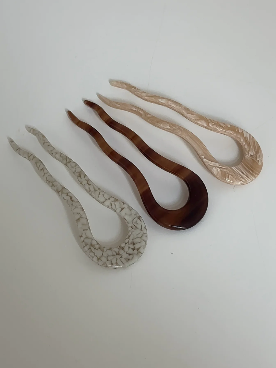 Wavy U-Pin Snowflake