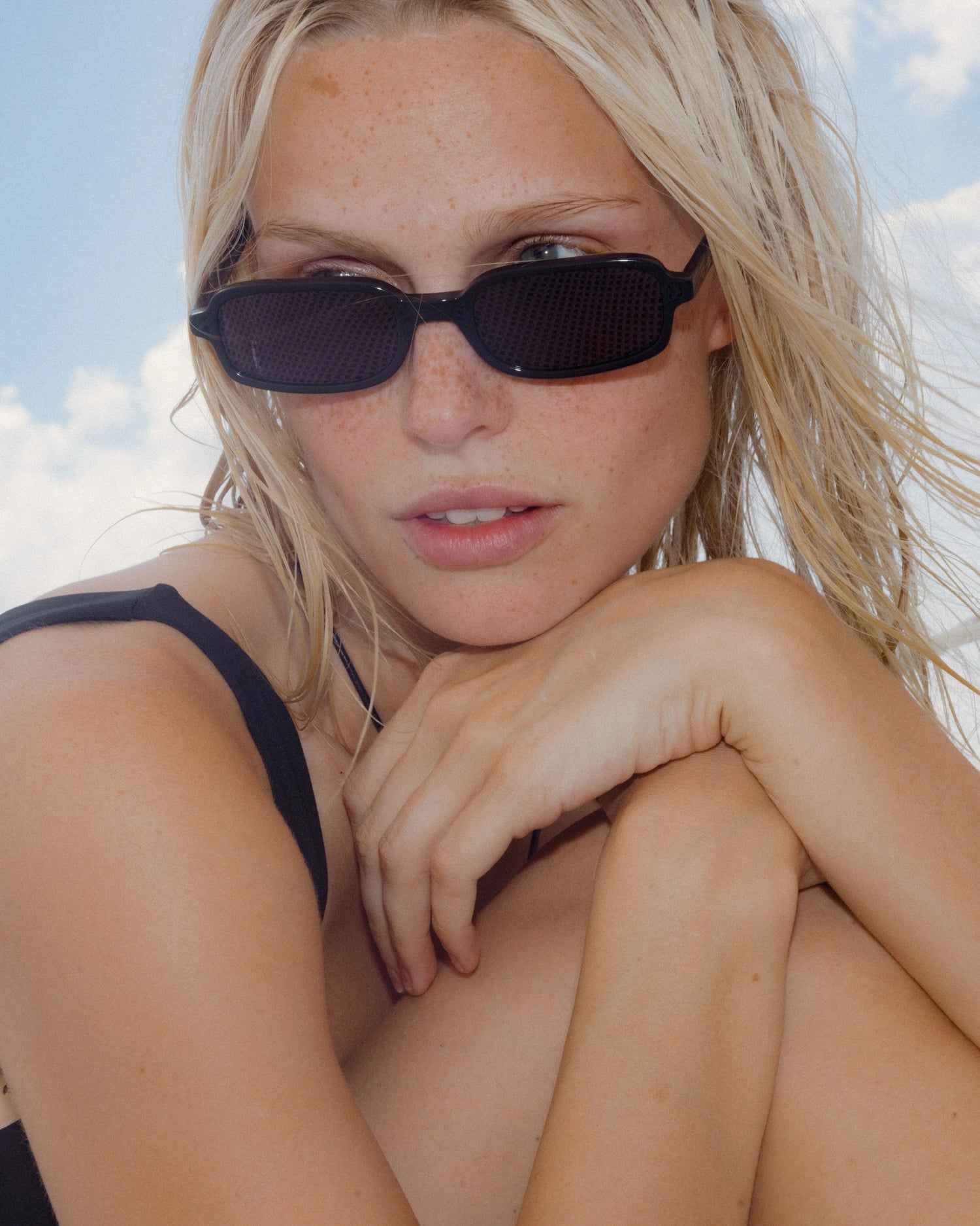 Lu-Goldie-Sonnenbrille-Model.webp