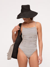 One Piece - Natural Spot