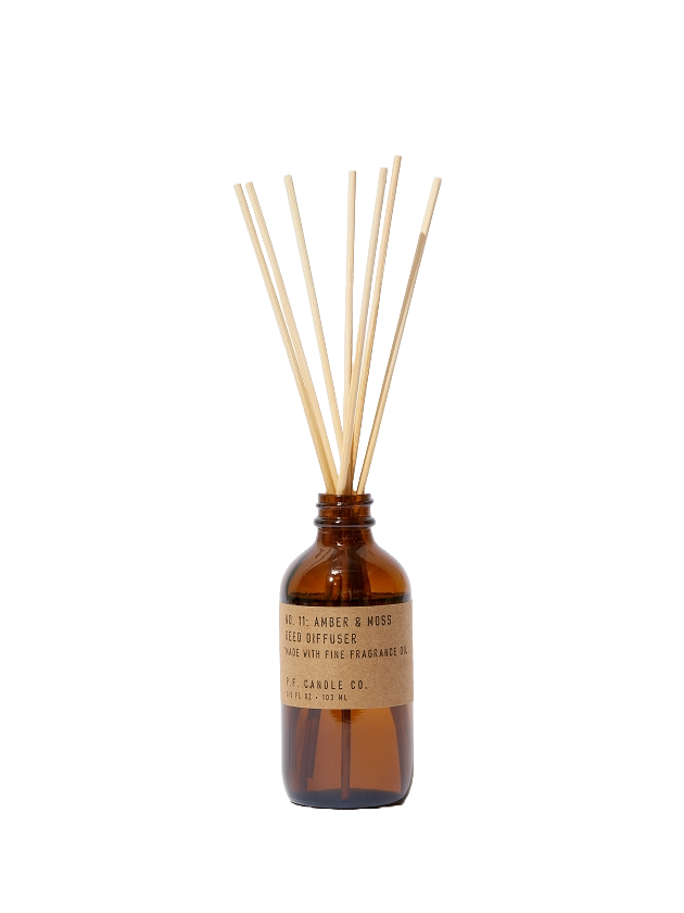 PF Candle Co Raumduft Amber and Moss Frontansicht freigestellt