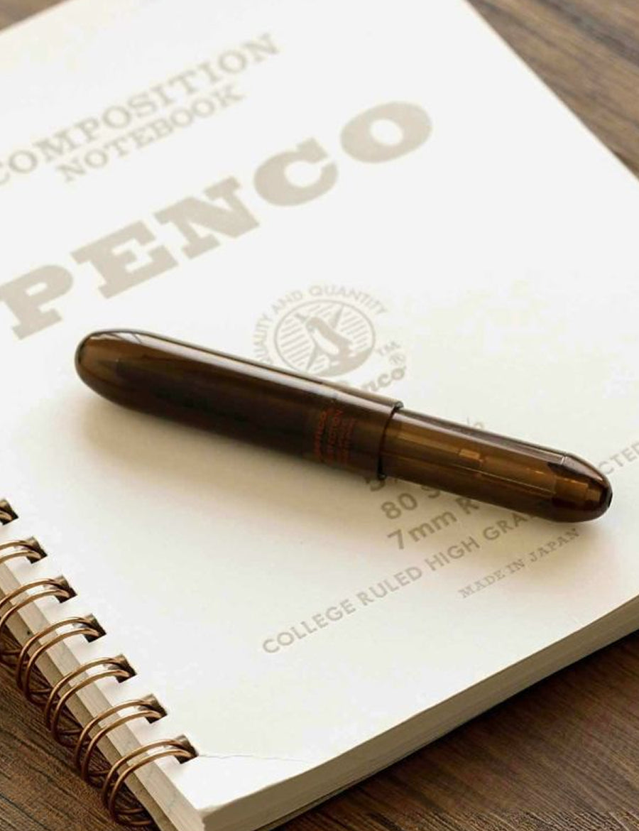 Penco Bullet Ballpoint Stift in Clear Brown mit Penco Notizbuch