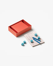 Printworks Play Yatzy Pink Multi geöffnet Inhalt Würfel Stifte und Block