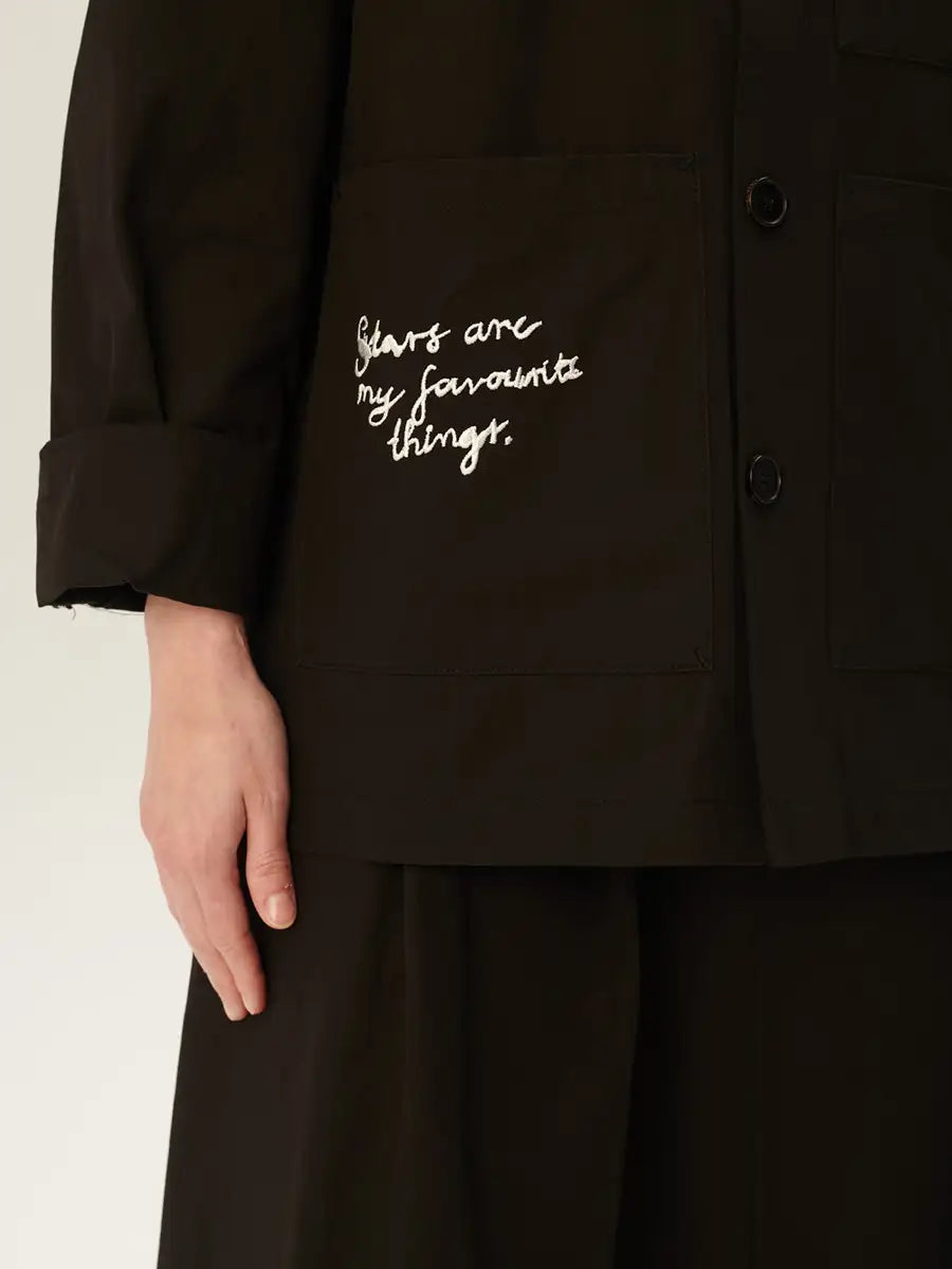 Rue de Tokyo Jacke Cameron mit weißer Moomin-Stickerei Details