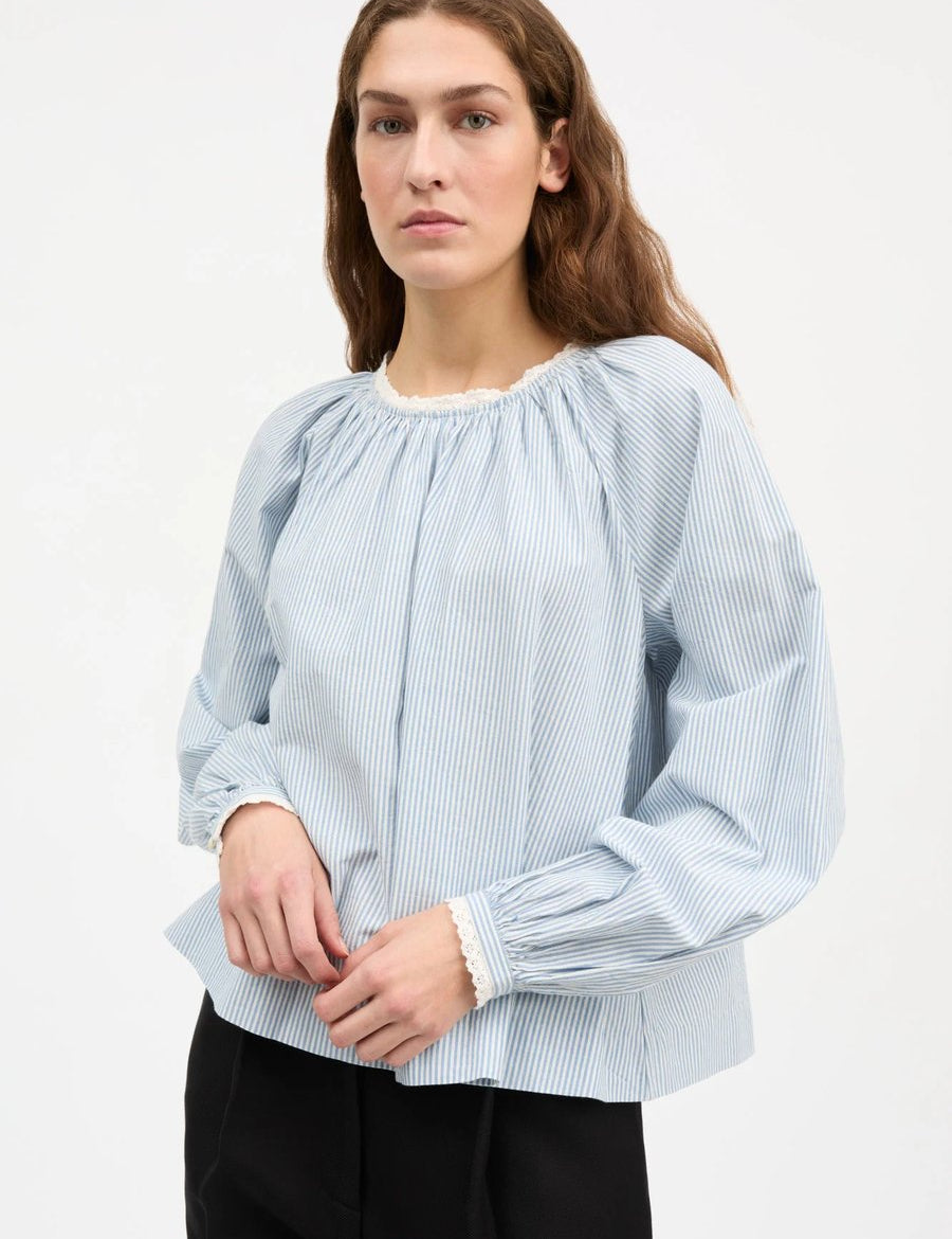 Skall-Karlie-Blouse-Light-Bluewhite-Stripe-01Kopie.jpg