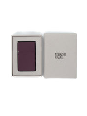 Tsubota Pearl Hard Edge Feuerzeug Bordeaux Rot mit Verpackung Frontansicht