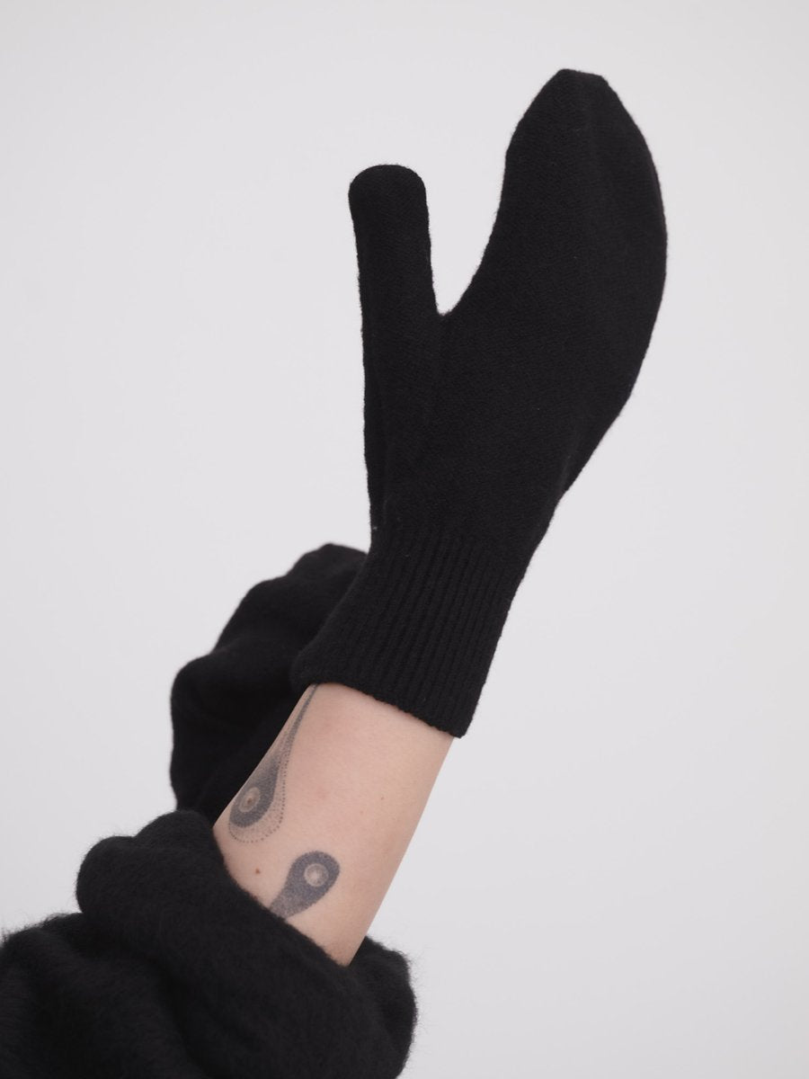 Baserange Enso Mittens Black – Detailbild 1