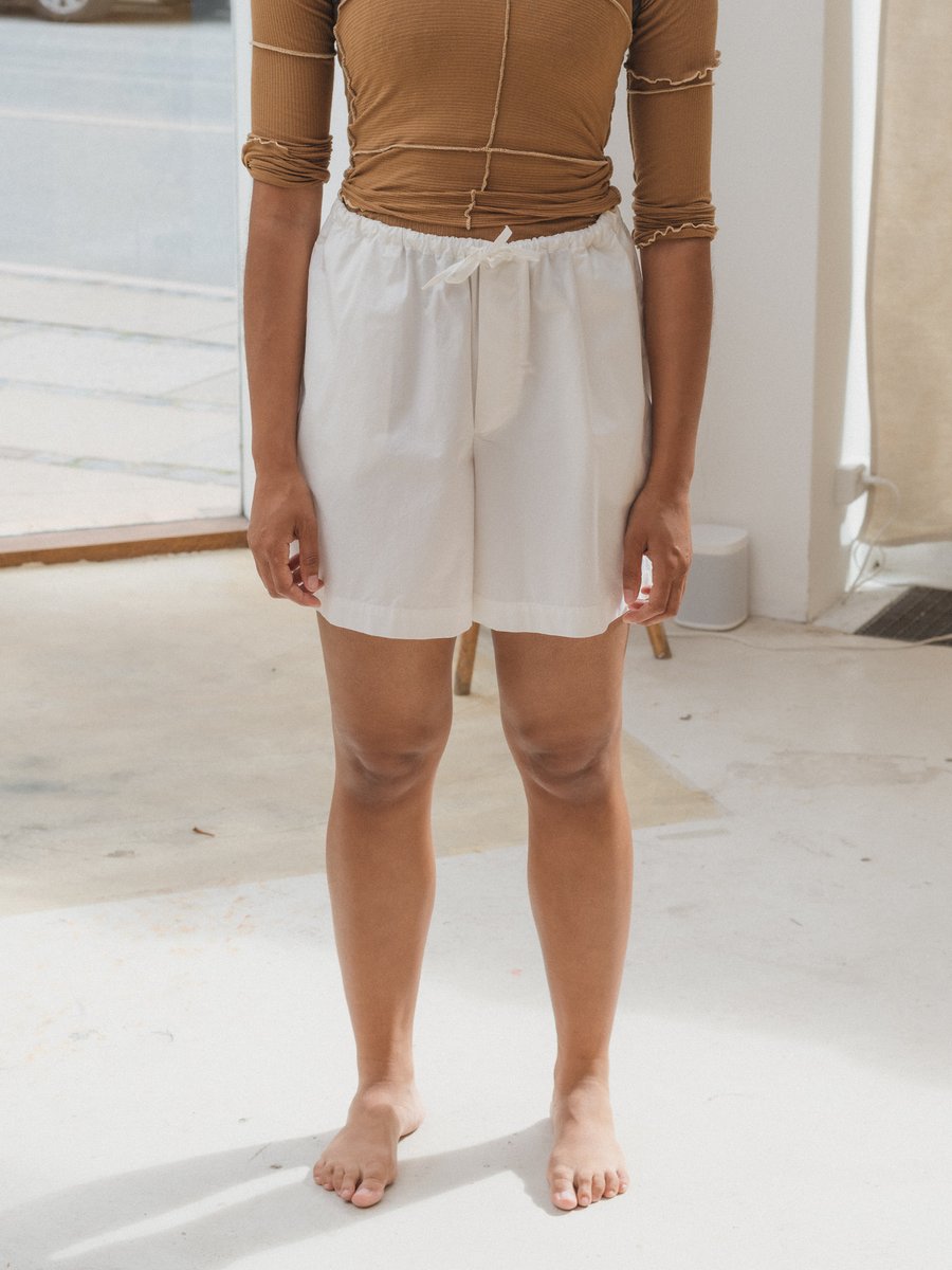 Baserange KOLLA SHORTS UNDYED – Produktbild