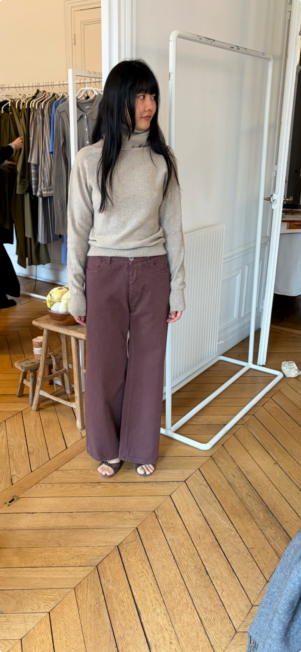 Baserange Tier Turtleneck Camel – Detailbild 8
