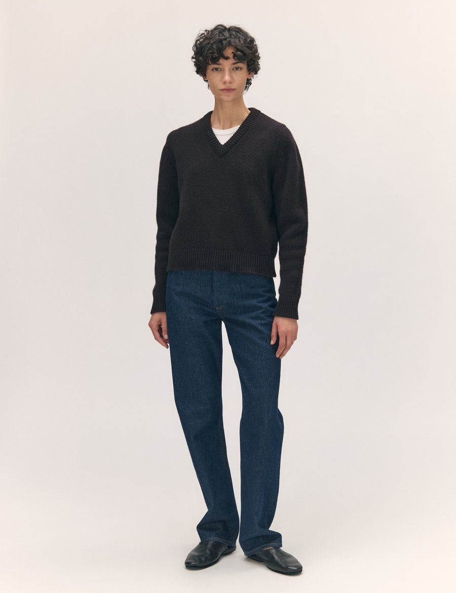 &Daughter Glenn V-Neck Dark Brown – Produktbild