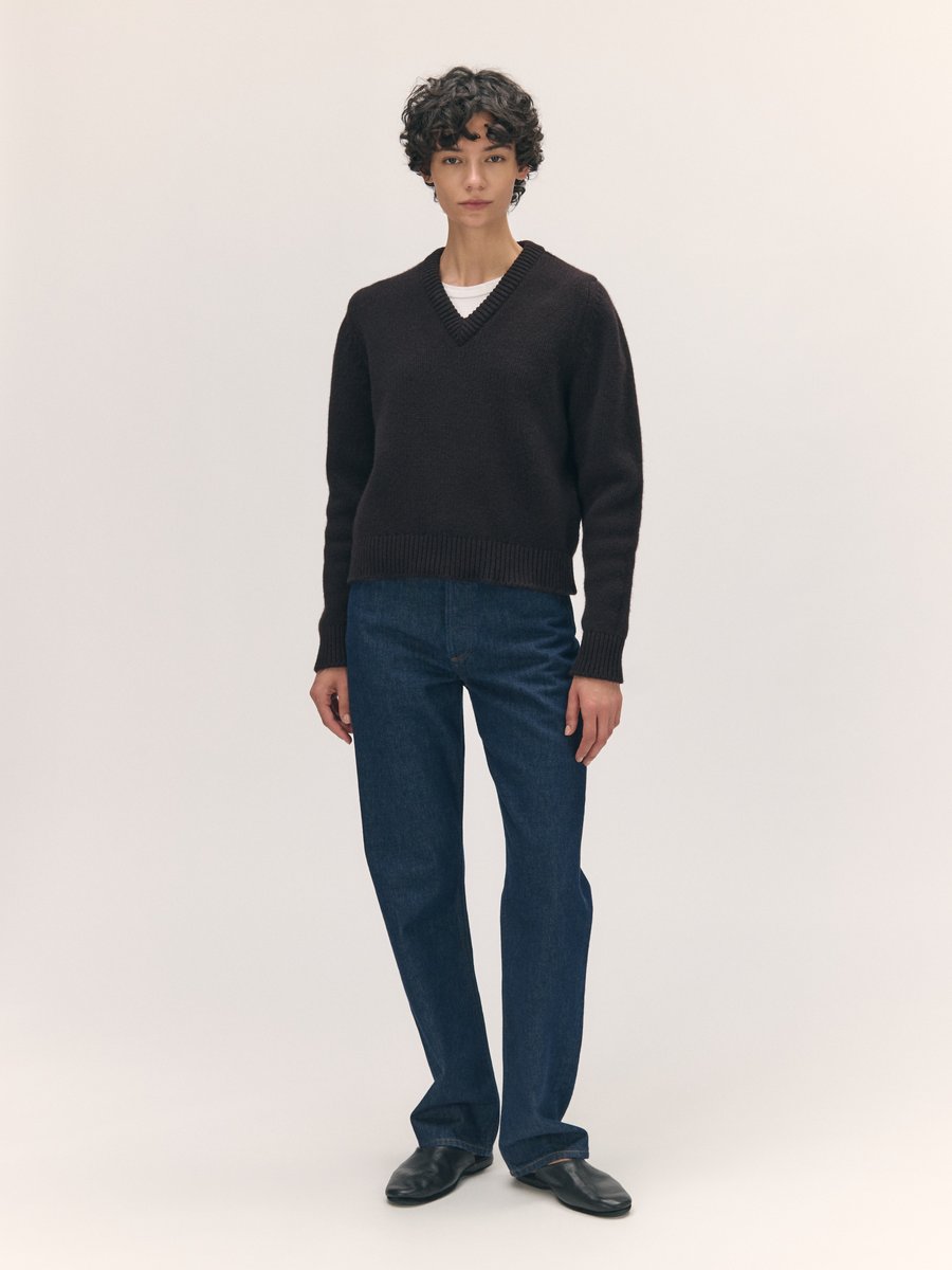 &Daughter Glenn V-Neck Dark Brown – Produktbild