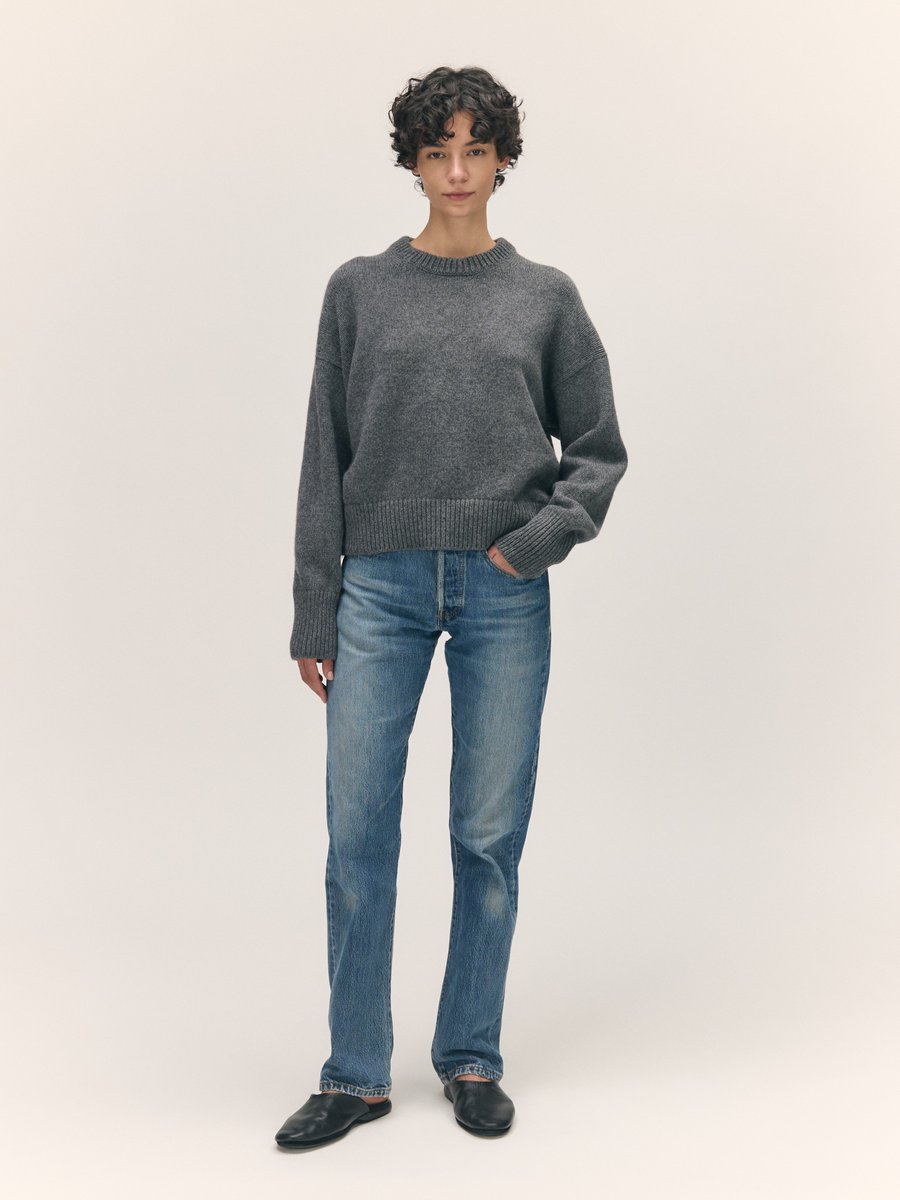 &Daughter Sora Slouch Crew Derby Grey – Produktbild