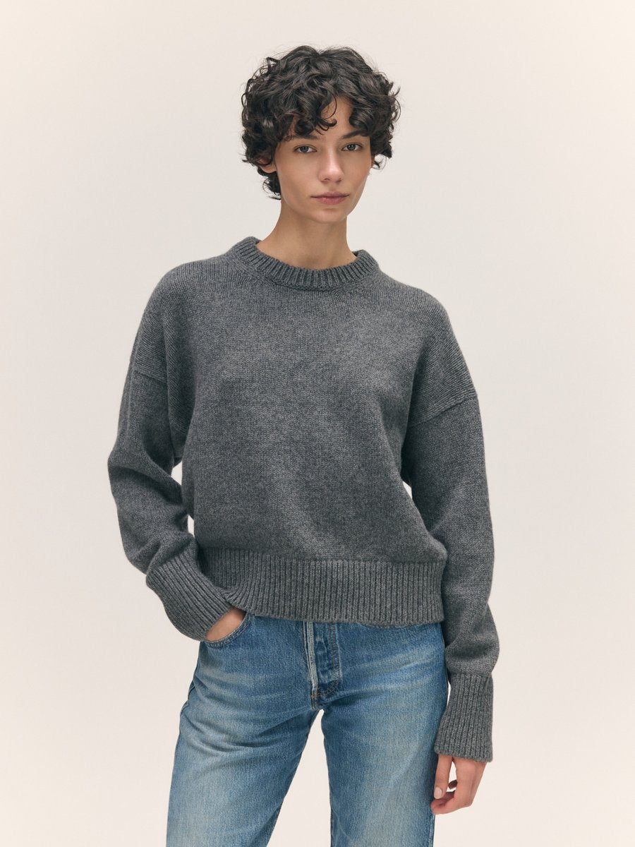 &Daughter Sora Slouch Crew Derby Grey – Detailbild 1