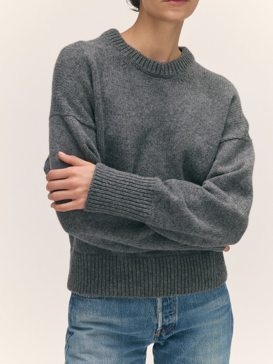&Daughter Sora Slouch Crew Derby Grey – Detailbild 2