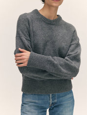 &Daughter Sora Slouch Crew Derby Grey – Detailbild 2