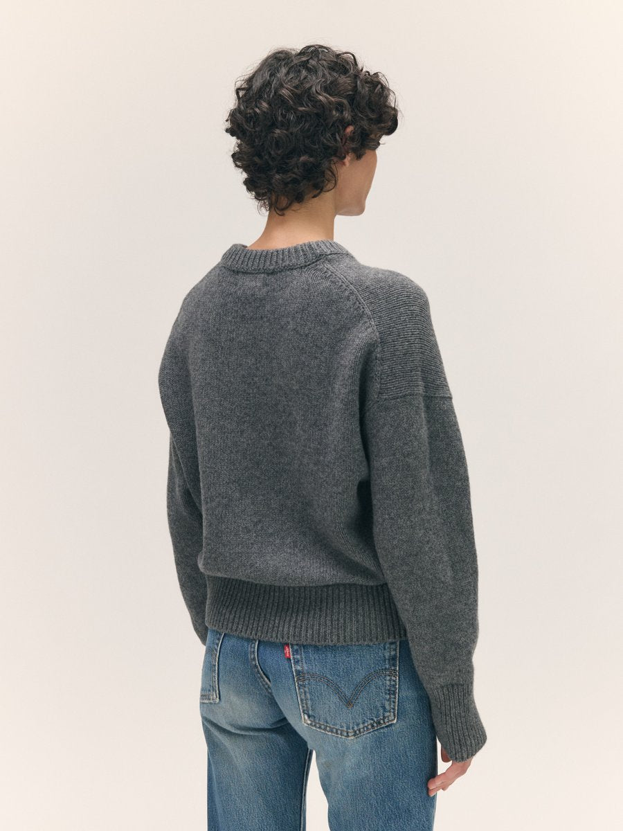 &Daughter Sora Slouch Crew Derby Grey – Detailbild 3