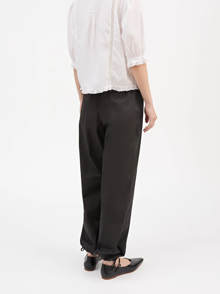 Skall Studio Petri Pants Black – Produktbild