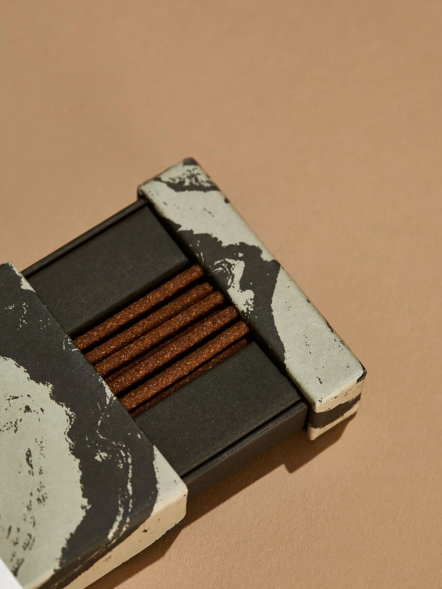 Subtle Bodies Natural Incense - Peruvian Palo Santo  – Produktbild